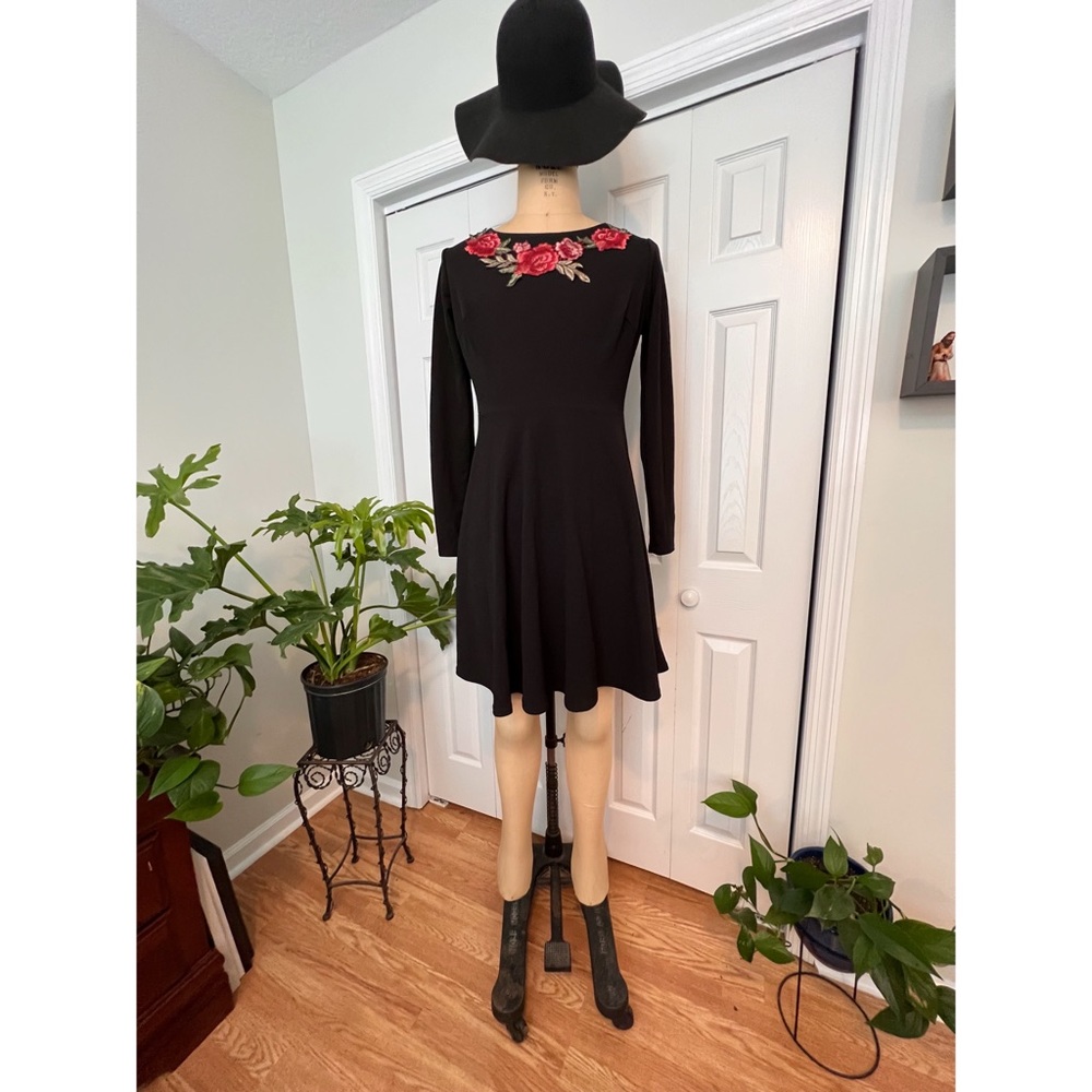 CLUB L BY ASOS BLACK LONG SLEVE ROSE EMBROIDERED SKATER DRESS US SIZE 14